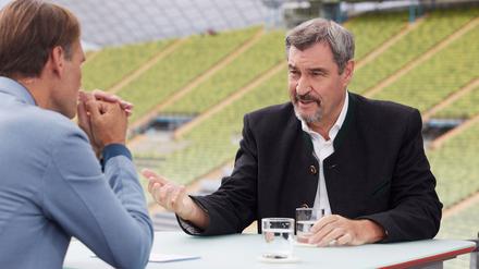 Markus Söder (CSU), Ministerpräsident des Freistaats Bayern, im ZDF-Sommerinterview mit Moderator Wulf Schmiese.