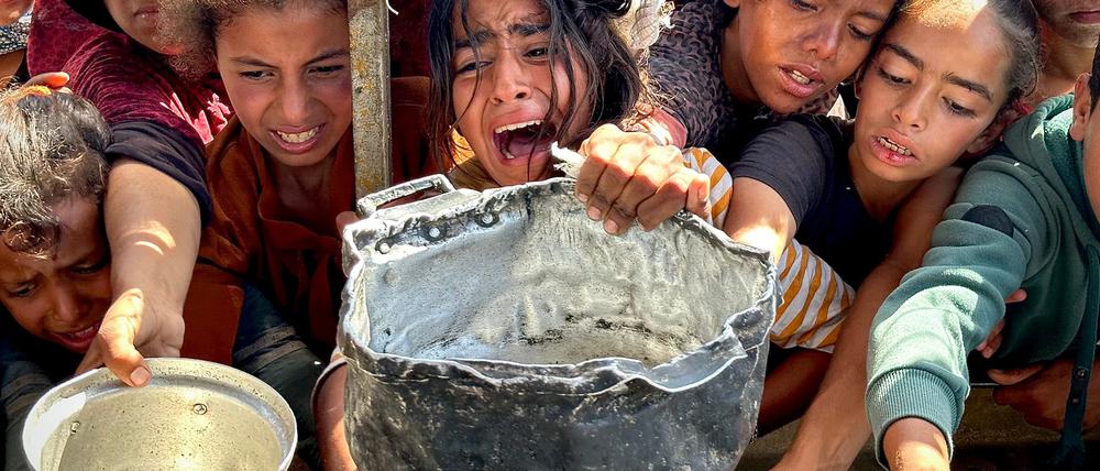Machen statt Reden - Hannover und Düsseldorf möchten vorangehen und Kriegskindern helfen. (Archivbild)