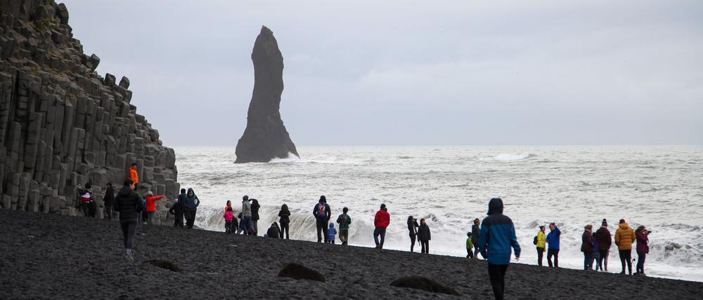 Am Strand Reynisfjara kam es am Wochenende zu einem tragischen Unglück. (Archivbild)