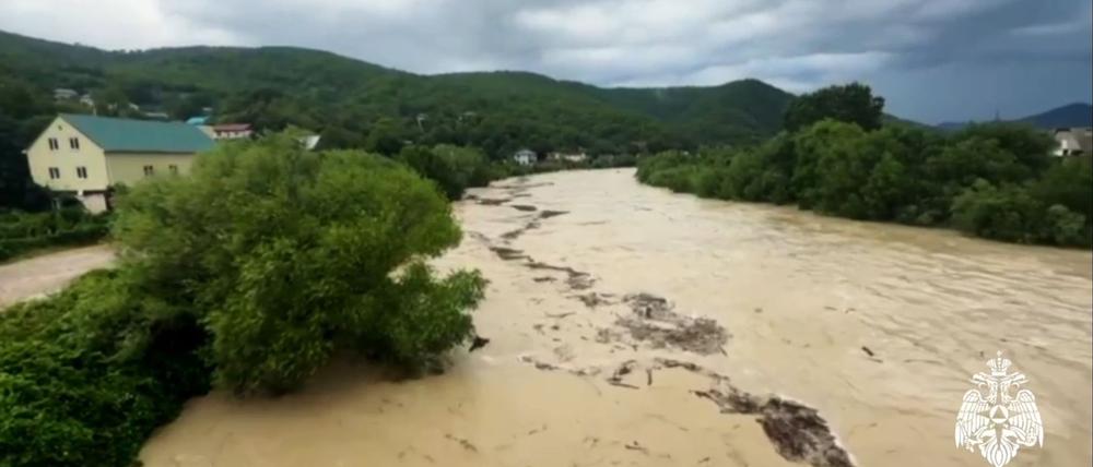 Unwetter haben im Kreis Tuapse in der Region Krasnodar zu Überschwemmungen geführt. (Handout)