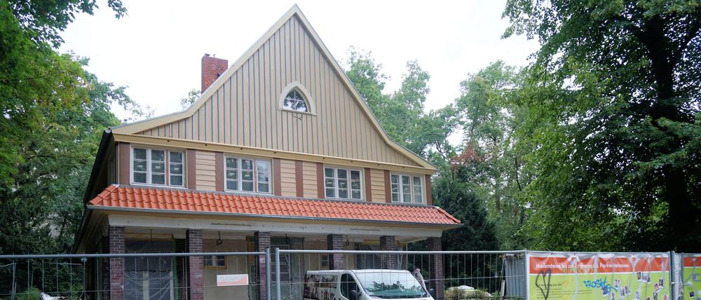 Das historische Parkwächterhaus am Lietzensee wird von einem Anwohnerverein saniert.