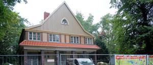Das historische Parkwächterhaus am Lietzensee wird von einem Anwohnerverein saniert.