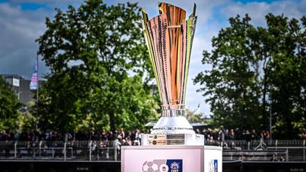 Um diesen Pokal geht es. Die Qualifikationsrunde beginnt am Freitag. 