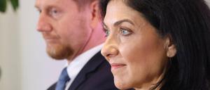 Bundesministerin für Wirtschaft, Katherina Reiche, mit Sachsens Ministerpräsident Michael Kretschmer (beide CDU) zu Besuch bei Infinion.