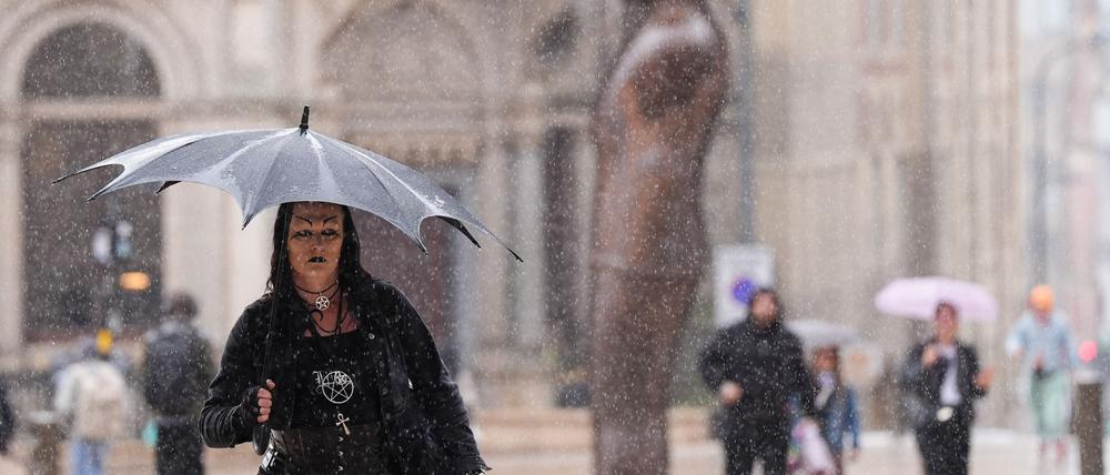 Sturm Floris sorgt für Unwetter in Großbritannien und Irland.