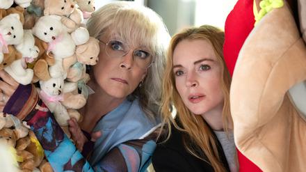 Jamie Lee Curtis und Lindsay Lohan in „Freakier Friday“. 