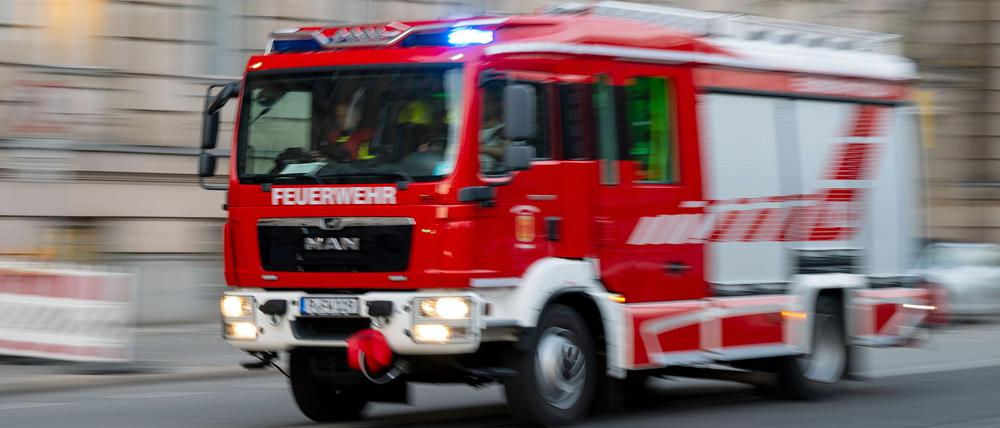 Wegen eines Hausbrandes wurde die Feuerwehr nach Teltow gerufen (Symbolbild).