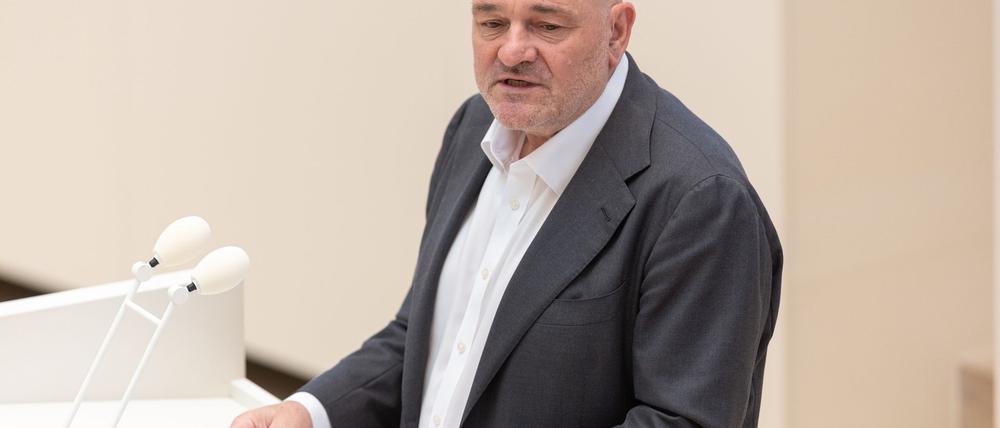 Der Brandenburger Finanzminister Robert Crumbach rechnet nach der Drohung aus Bayern zum Ausstieg aus dem Länderfinanzausgleich  nicht mit konkreten Folgen (Archivbild).