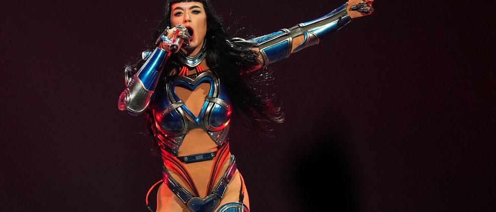Beim medizinischen Notfall eines Fans hat Popstar Katy Perry umsichtig reagiert. (Archivbild)