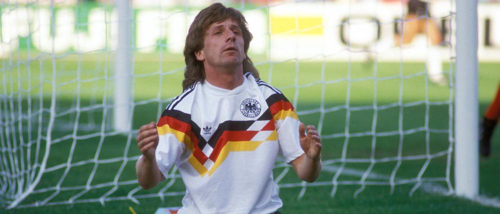 Frank Mill im DFB-Trikot bei der WM 1990.