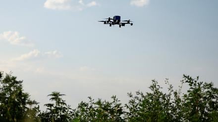 A view shows an interceptor FPV-drone of the 1129th Bilotserkivskyi Anti-Aircraft Missile Regiment during its flight, amid Russia's attack on Ukraine, in an undisclosed location in Dnipropetrovsk region, Ukraine July 8, 2025. REUTERS/Valentyn Ogirenko