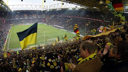 Schwarz und gelb sind die bekannten Farben von Borussia Dortmund.