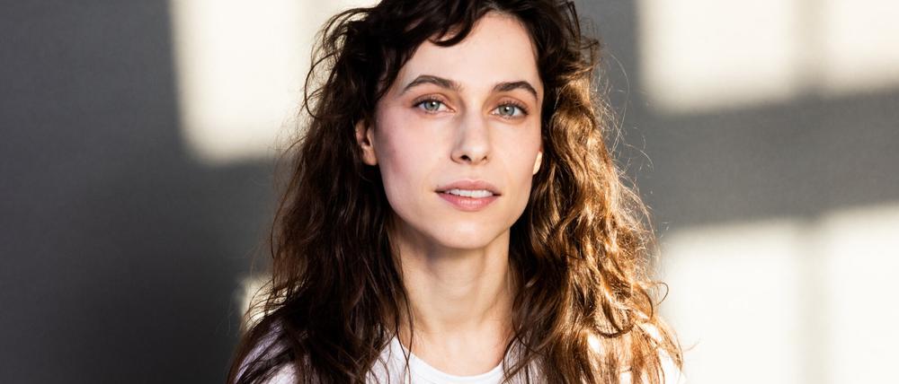 Schauspielerin Senita Huskić ist am 8. August in der ARD im Film „Trapps Sommer“ zu sehen.