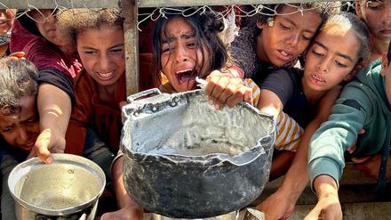 Hannover, Düsseldorf und Bonn wollen besonders schutzbedürftige und traumatisierte Kinder aus dem Gazastreifen und Israel aufnehmen. Die Linken wollen eine solche Initiative auch für Brandenburg. (Archivbild)  