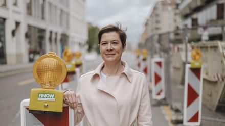 Kirstin Zeidler, Leiterin der Unfallforschung der Versicherer, vor ihrer Arbeitsstätte in Berlin.