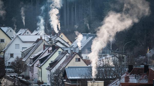Gefriertruhe Deutschland: Jeden Tag sinken wegen der Kälte die Gasspeicherstände.