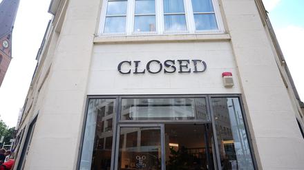 Ein Geschäft der Modemarke Closed in der Hamburger Innenstadt. 