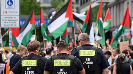 Propalästinensische Demonstranten haben sich in Berlin versammelt. (Archivbild) 