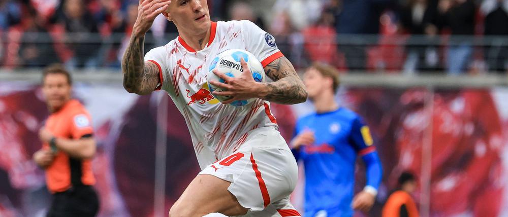 Leipzigs Spieler Benjamin Sesko wird nach einer Einigung beider Vereine wohl zu Manchester United wechseln.