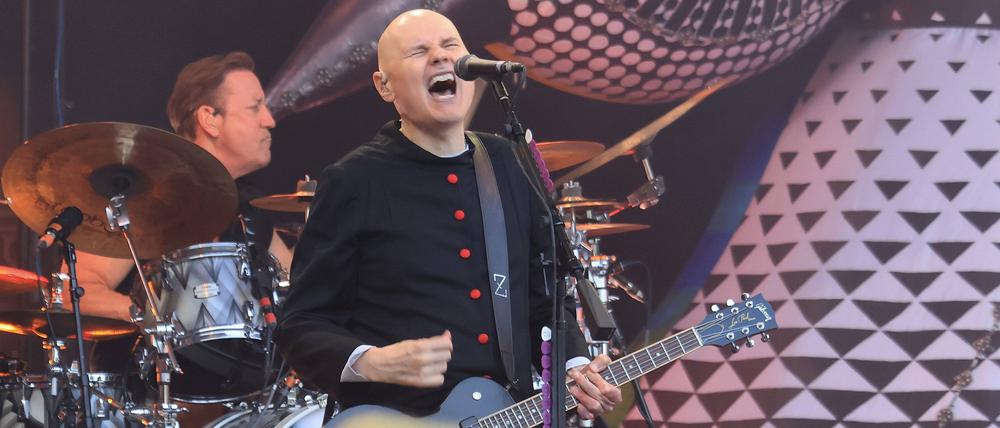 The Smashing Pumpkins, Billy Corgan, Sänger und Gitarrist, im Konzert live in der Zitadelle Spandau, Berlin, Berlin *** The Smashing Pumpkins, Billy Corgan, singer and guitarist, in concert live at Zitadelle Spandau, Berlin, Berlin