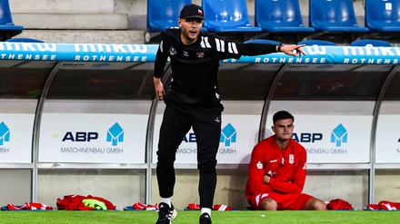 Robert Schröder trat beim Halleschen FC die Nachfolge des bisherigen Trainers Mark Zimmermann an. 