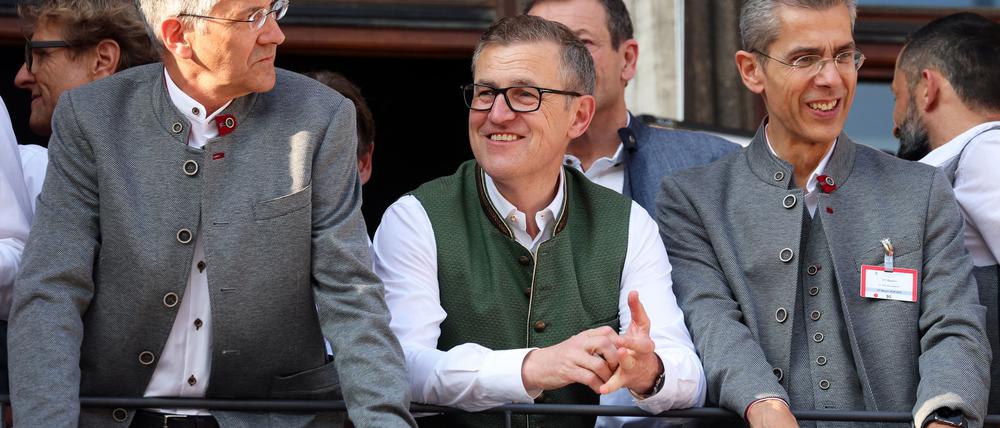 Michael Diederich (rechts) verlässt den FC Bayern und wechselt in die Wirtschaft.