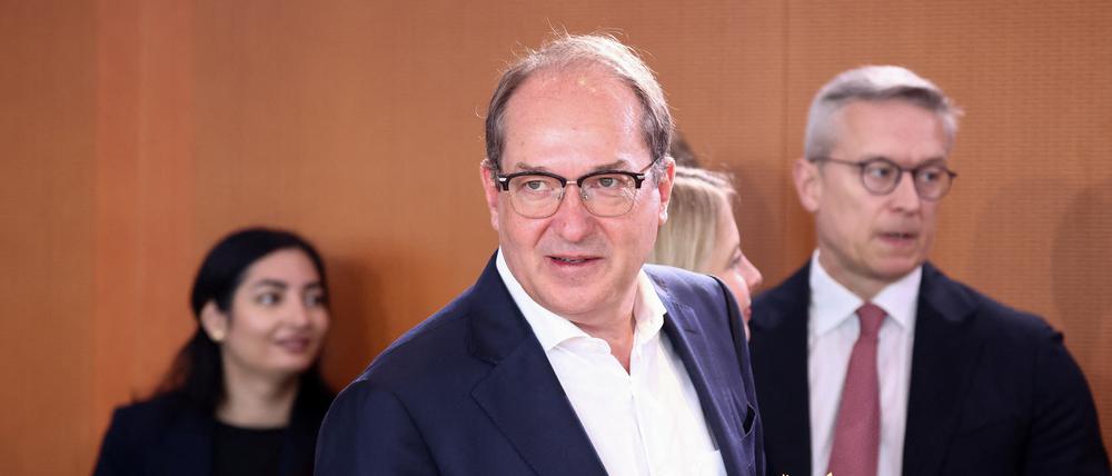 Innenminister Alexander Dobrindt (CSU) will die Migrationspolitik weiter verschärfen.
