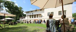 Das Café Eden an der alten Meierei am Kuhtor im Park Sanssouci in Potsdam.