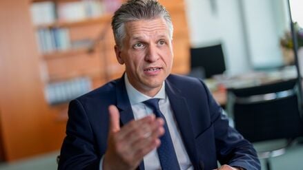 Thorsten Frei (CDU), Chef des Bundeskanzleramts und Bundesminister für besondere Aufgaben, aufgenommen bei einem Interview.