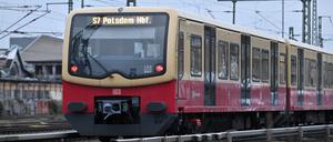 Kabelbrand an Bahnstrecke in Potsdam.
