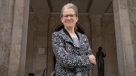 Ann-Katrin Kaufhold  lehrt an der Ludwig-Maximilians-Universität München.  Sie habilitierte bei Andreas Voßkuhle.