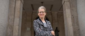 Ann-Katrin Kaufhold  lehrt an der Ludwig-Maximilians-Universität München.  Sie habilitierte bei Andreas Voßkuhle.