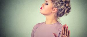 Negative Ausstrahlung. Wer über andere lästert, macht sich deshalb nicht beliebter.