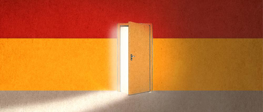Ein deutsche Flagge mit einer geöffneten Tür (Illustration).
