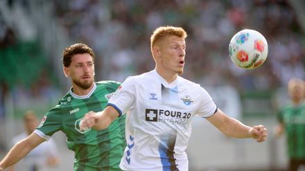 Laurin Curda (r) sorgte für die Vorlage zum 1:0. 