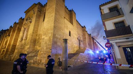 In der berühmten Kathedrale von Córdoba brach am Freitagabend ein Feuer aus.