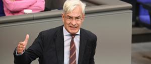 Mathias Middelberg (CDU) spricht bei einer Sitzung im Bundestag.
