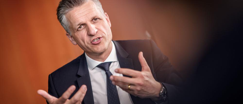 Kanzleramtschef Thorsten Frei verteidigt die Entscheidung von Bndeskanzler Friedrich Merz. (Archivbild)