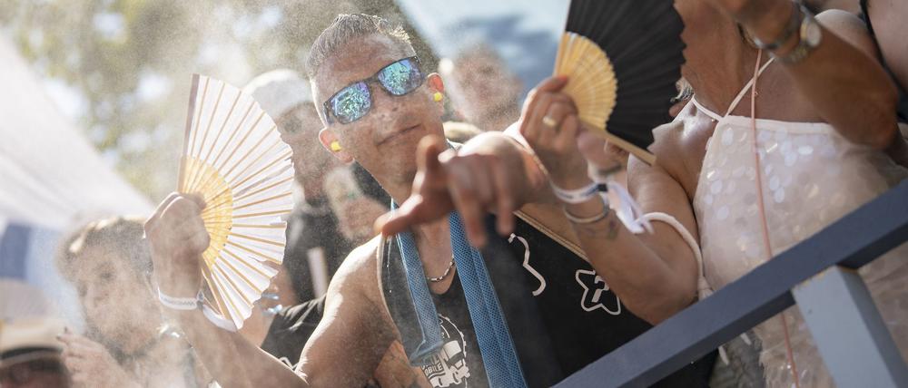 Fächer waren wegen der großen Hitze ein wichtiges Parade-Accessoire.