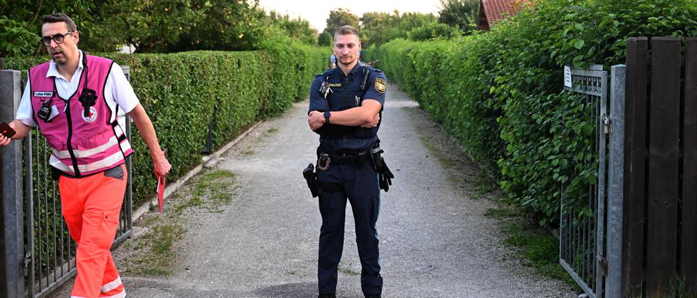 Die Polizei ermittelt - de Hütte in der Kleingartenanlage wurde abgeriegelt.