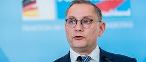 Die AfD lehnt Waffenlieferungen in Krisen- und Kriegsgebieten grundsätzlich ab. 