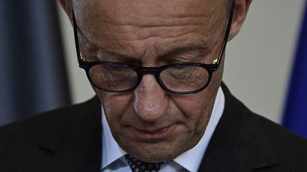 Bundeskanzler Friedrich Merz spricht vor einer Pressekonferenz des jordanischen Königs im Kanzleramt in Berlin (Symbolbild).
