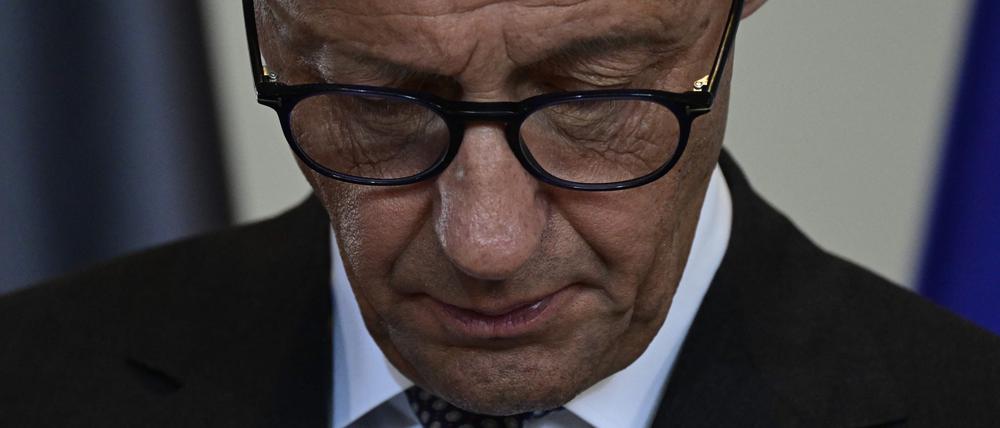 Bundeskanzler Friedrich Merz spricht vor einer Pressekonferenz des jordanischen Königs im Kanzleramt in Berlin (Symbolbild).