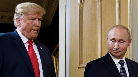 US-Präsident Donald Trump und der russische Präsident Wladimir Putin kommen am 16. Juli 2018 zu einem Treffen in Helsinki an (Symbolbild).