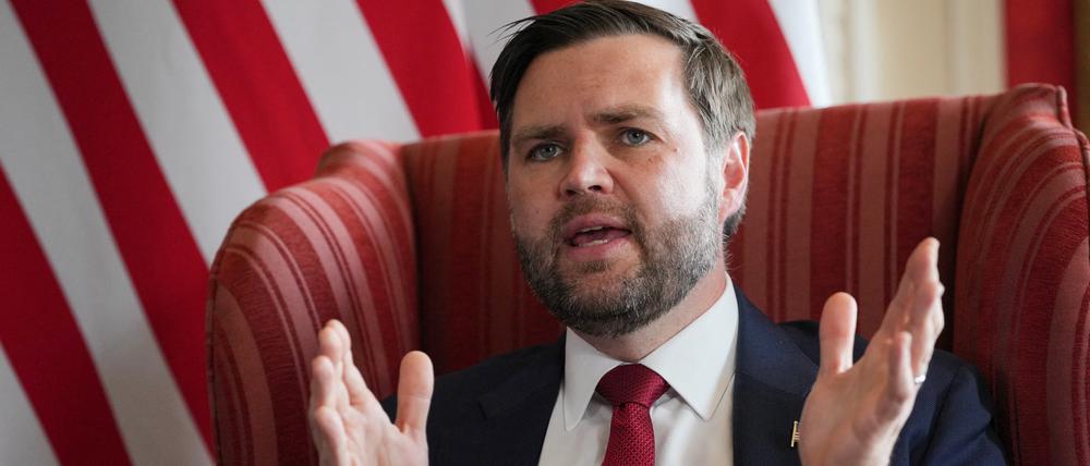US-Vize Vance sieht die US-Unterstützung für die Ukraine schon lange kritisch. 