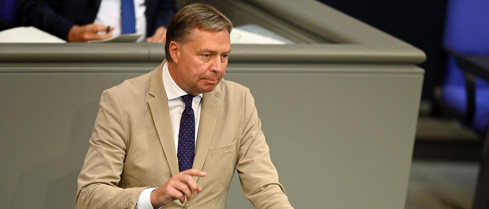 Stephan Mayer (CDU/CSU) spricht im Bundestag bei der Fortsetzung der Haushaltsberatungen.