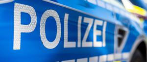 Im Auto findet die Polizei Kokain. (Symbolbild)