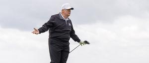 Großbritannien, Balmedie: US-Präsident Donald Trump nimmt an der Eröffnung des Trump International Golf Links teil, dem neuen Golfplatz des Präsidenten auf dem Menie Estate.