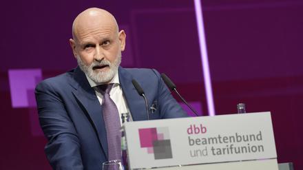 Der Chef des Beamtenbundes, Volker Geyer.