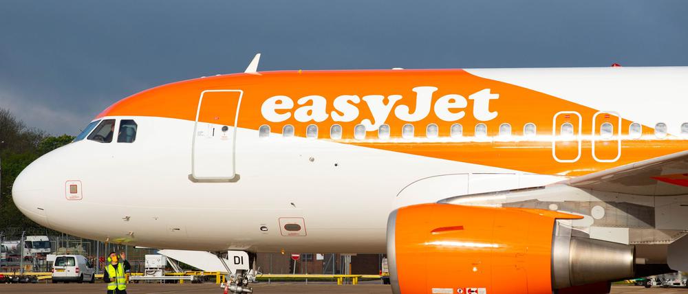 Die Fluggesellschaft Easyjet hat einen Piloten freigestellt, weil er angeblich betrunken und nackt in einer Hotelbar umherirrte. (Symbolbild)